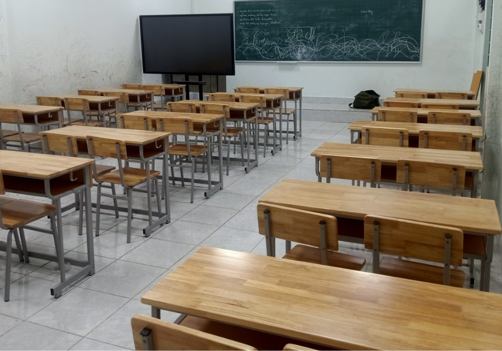 Bàn Tiểu Học Gỗ Tự Nhiên
